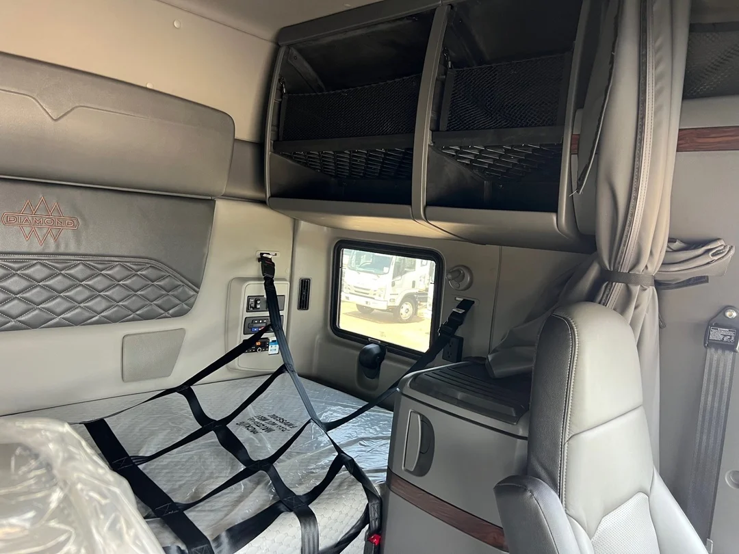 2025 International LT - image 11