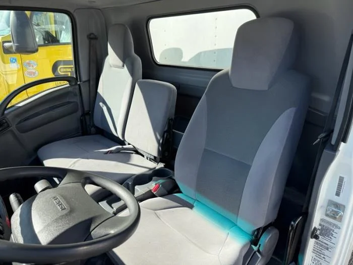 2020 Isuzu NPR - image 12