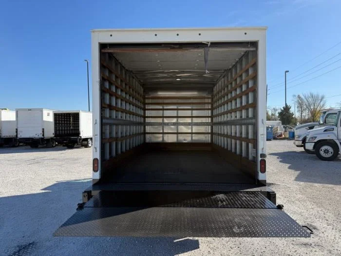 2020 Isuzu NPR - image 17