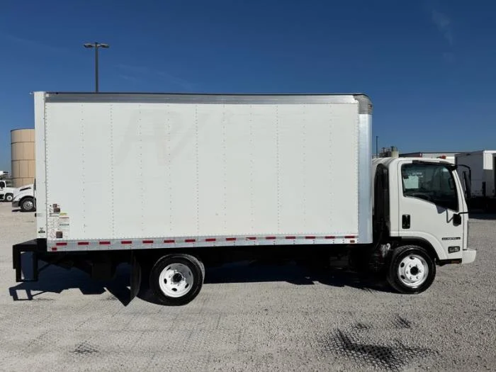 2020 Isuzu NPR - image 6