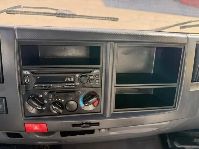 2020 Isuzu NPR - image 15