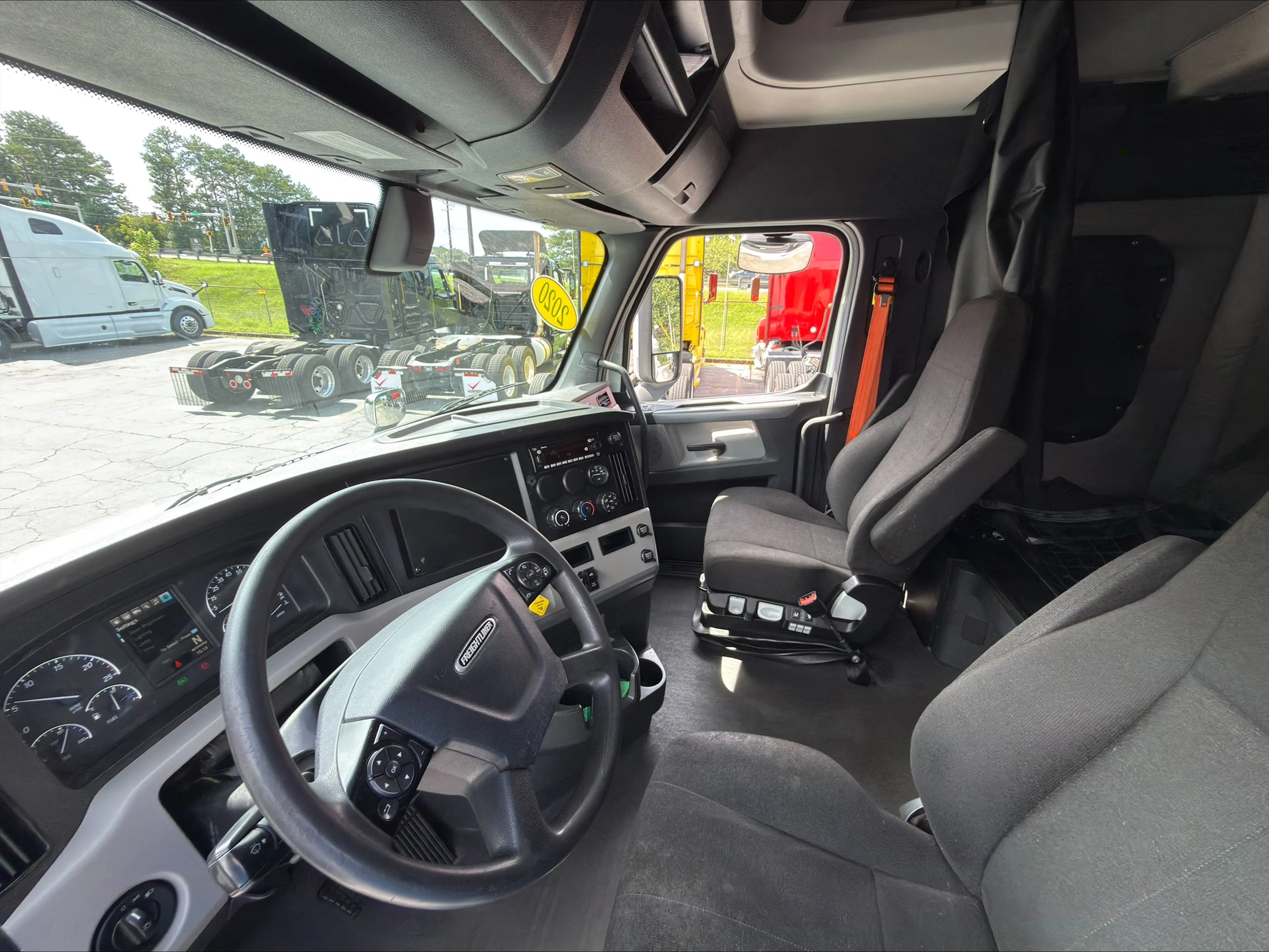 2020 Freightliner Cascadia in Guardian Atlanta — photo 10