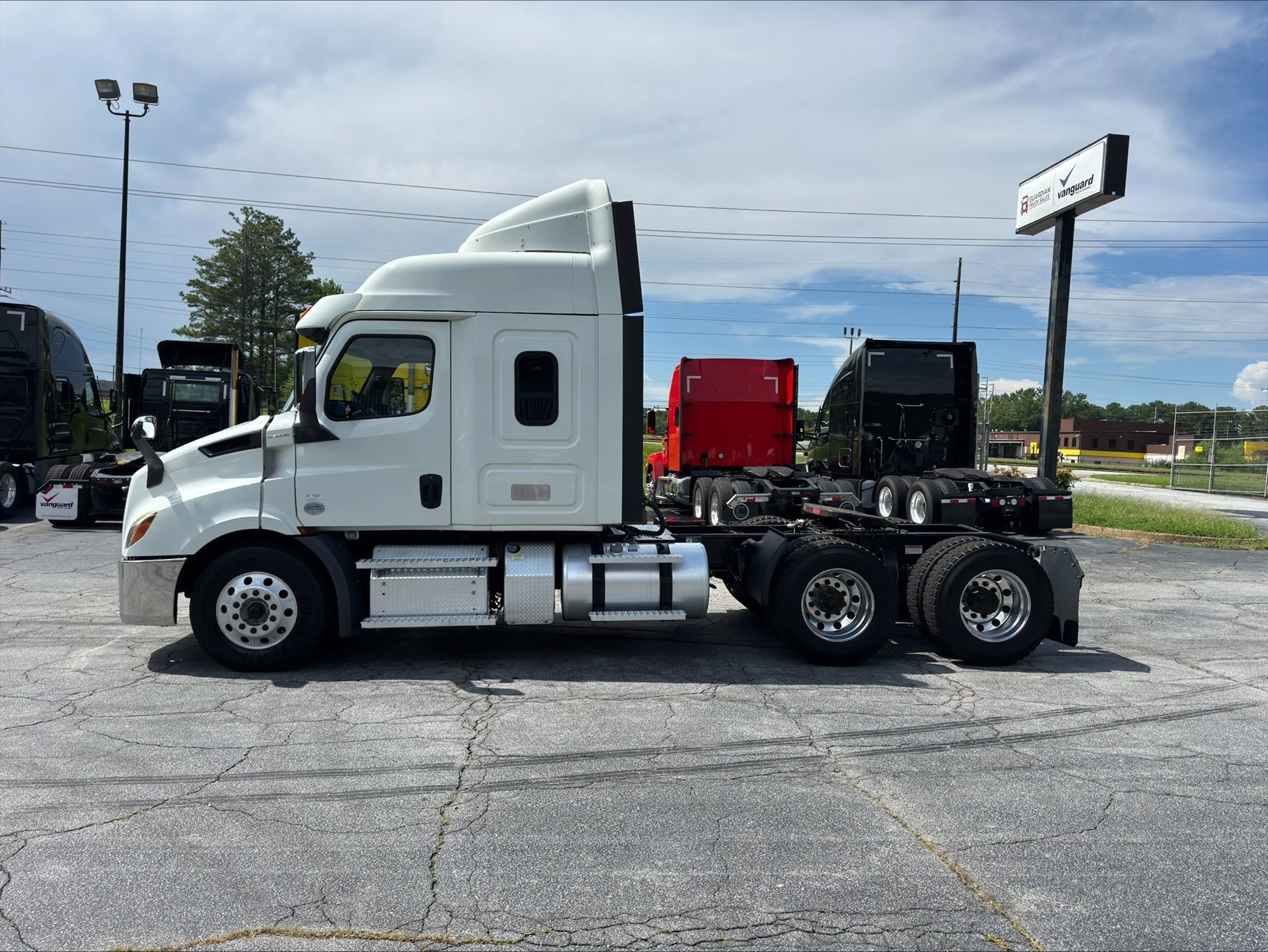 2020 Freightliner Cascadia in Guardian Atlanta — photo 8