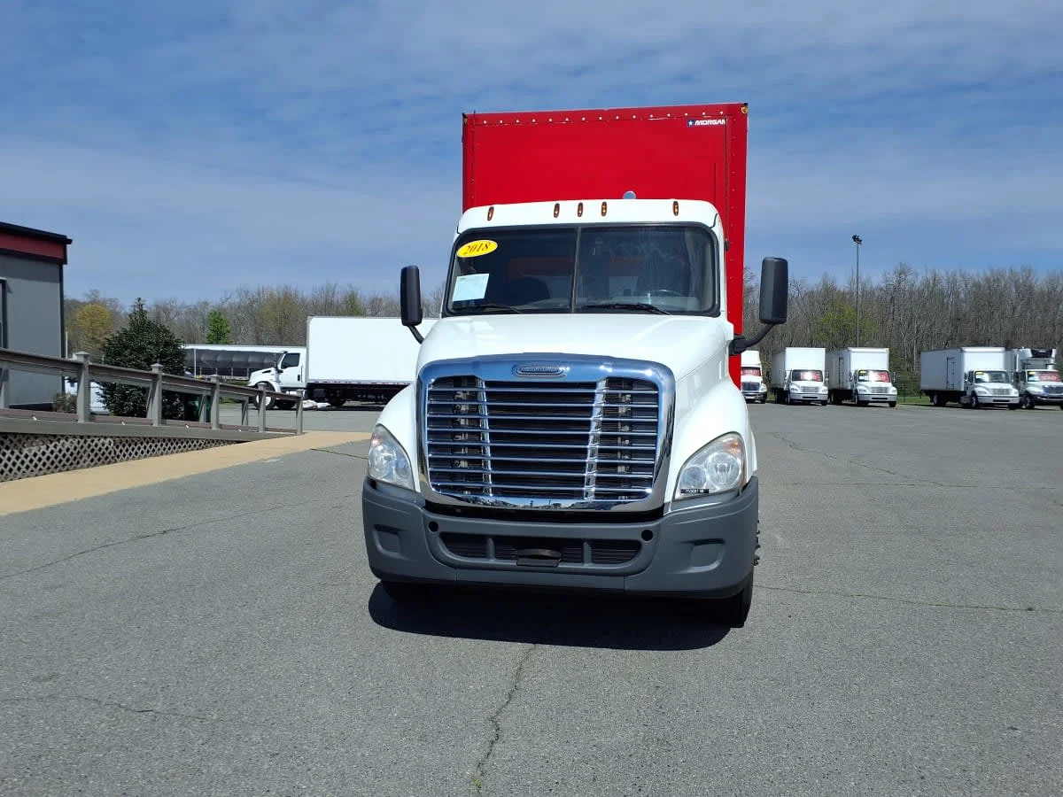 2018 Freightliner Cascadia in North Little Rock, AR — photo 2