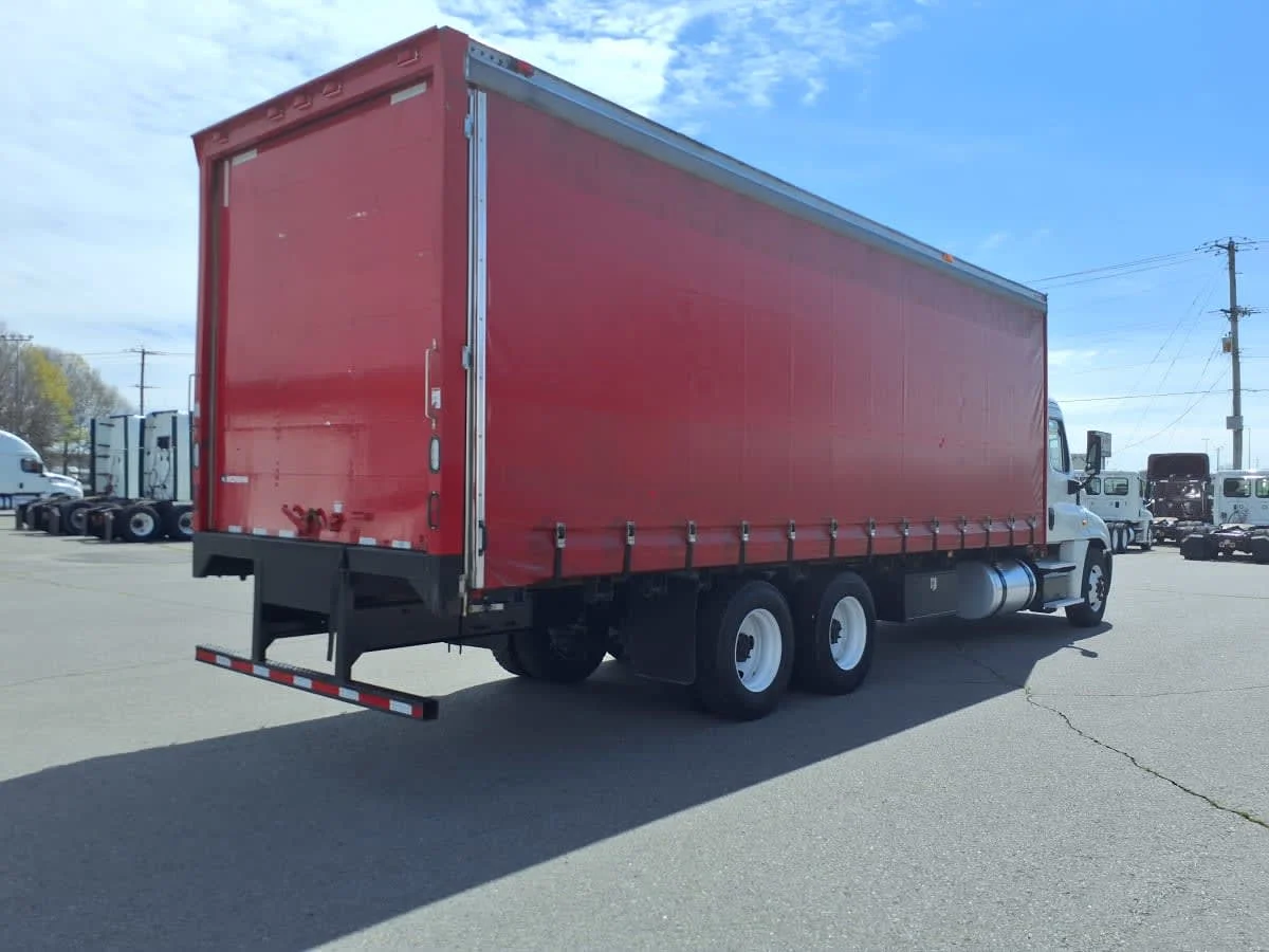 2018 Freightliner Cascadia in North Little Rock, AR — photo 4