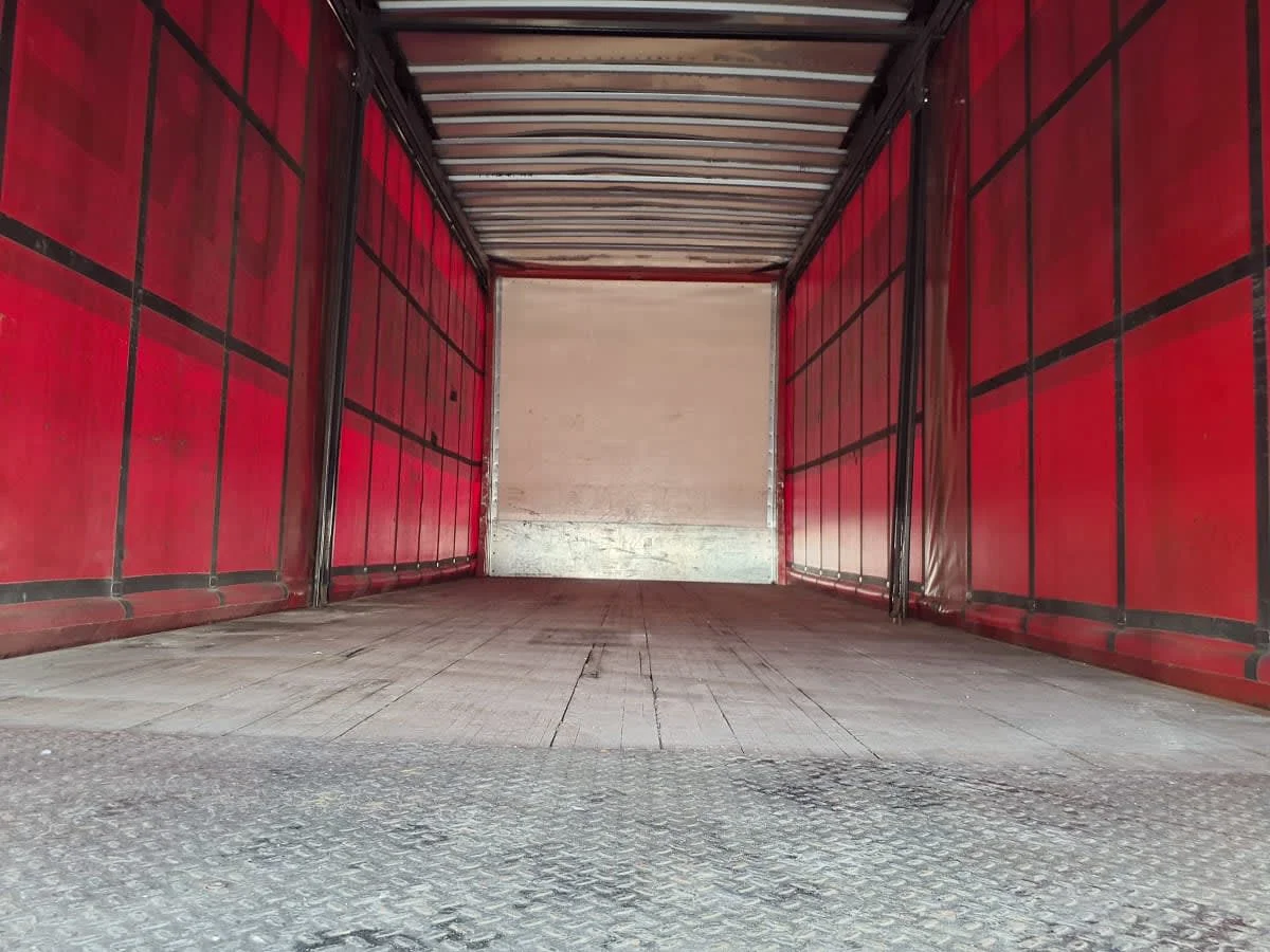 2018 Freightliner Cascadia - image 8