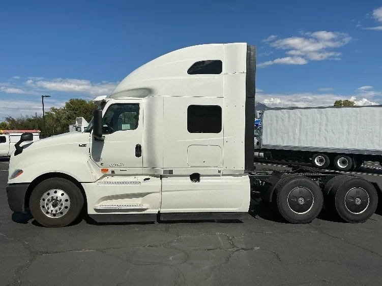2022 International LT in Ogden, UT — photo 4