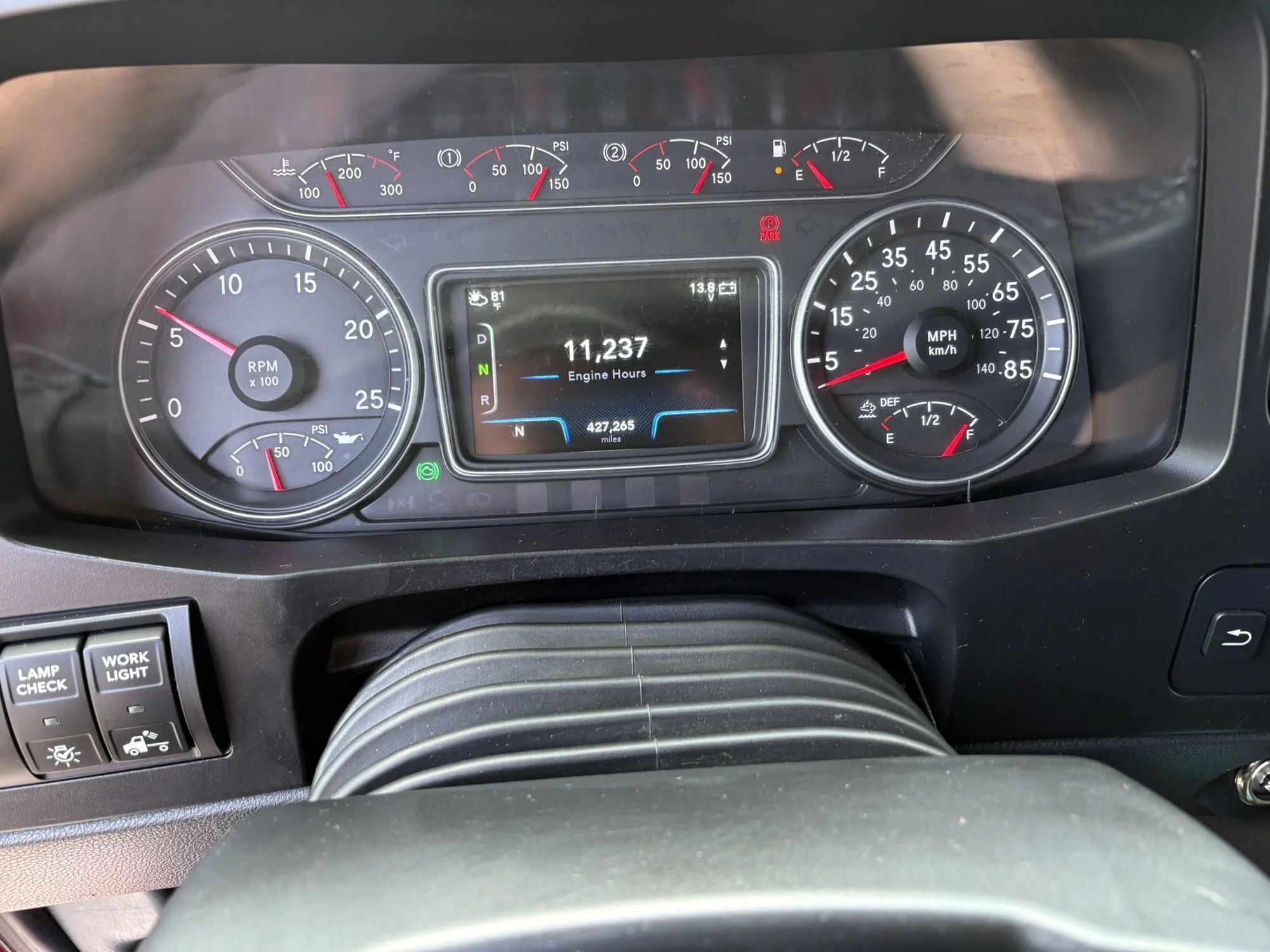 2022 International LT in MI — photo 16