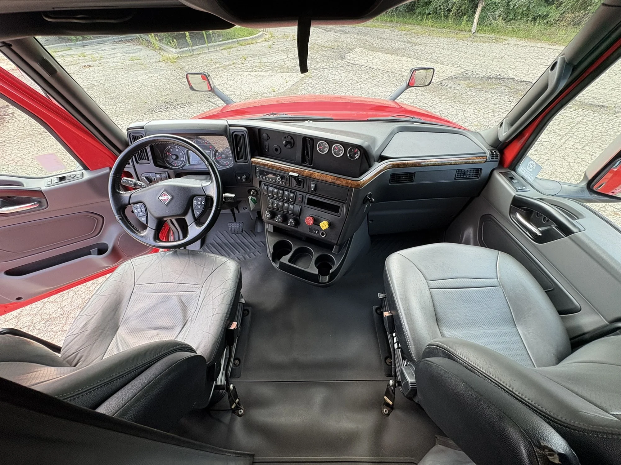 2022 International LT in MI — photo 18