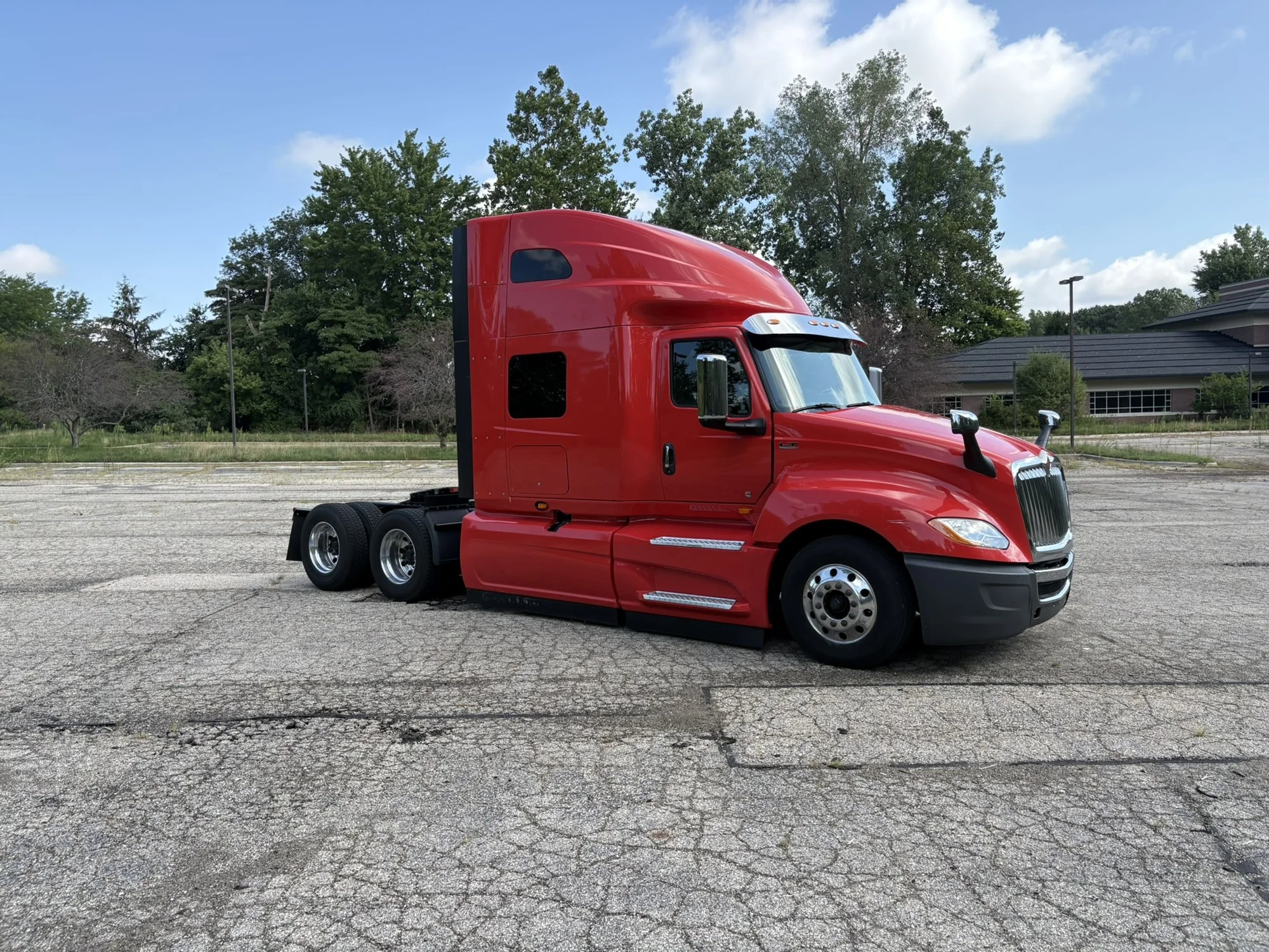 2022 International LT in MI — photo 4