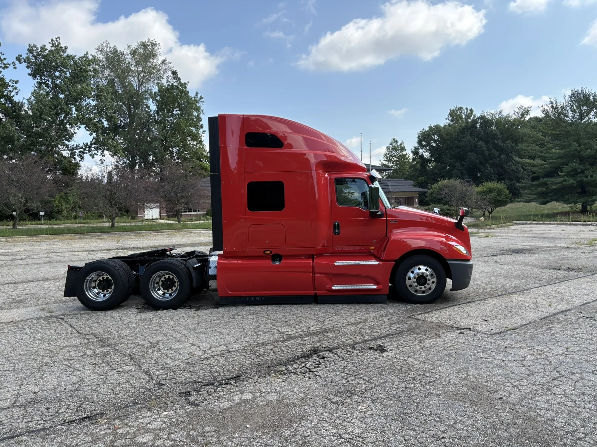 2022 International LT in MI — photo 5