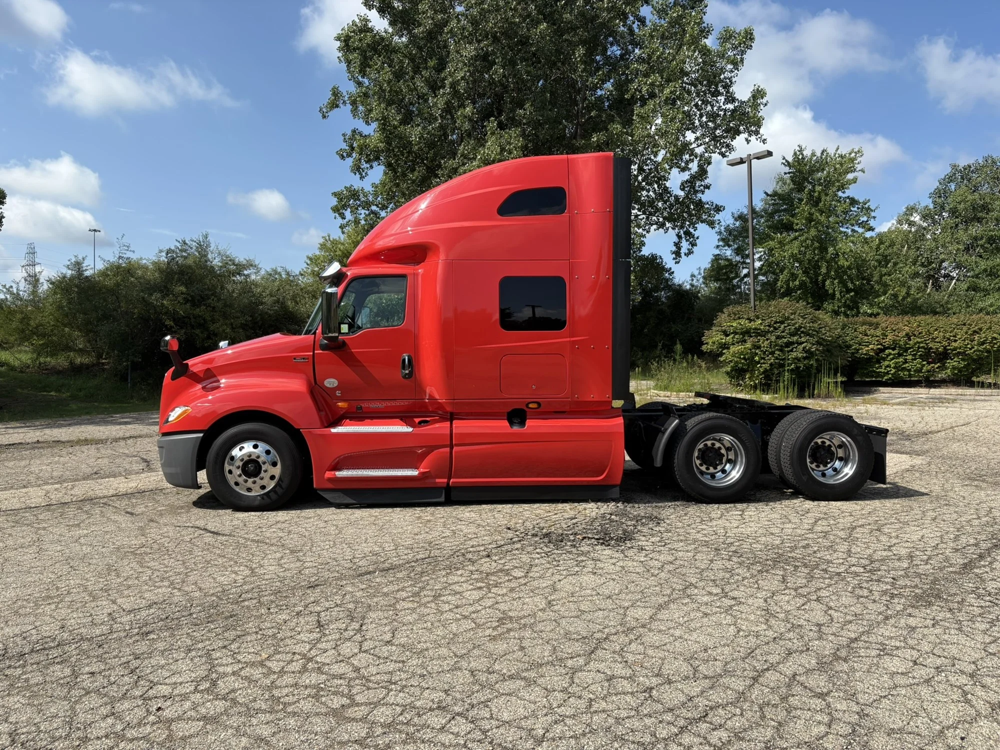 2022 International LT in MI — photo 2