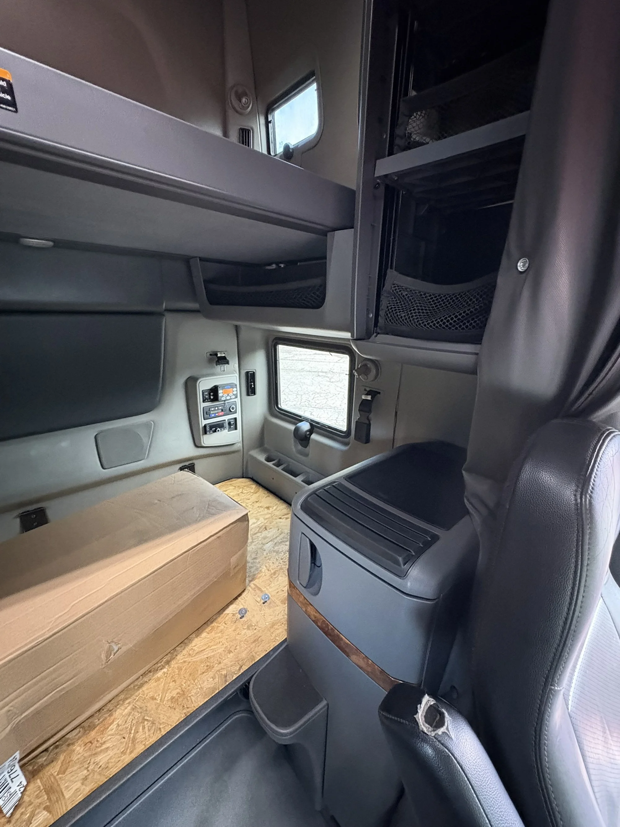 2022 International LT in MI — photo 20