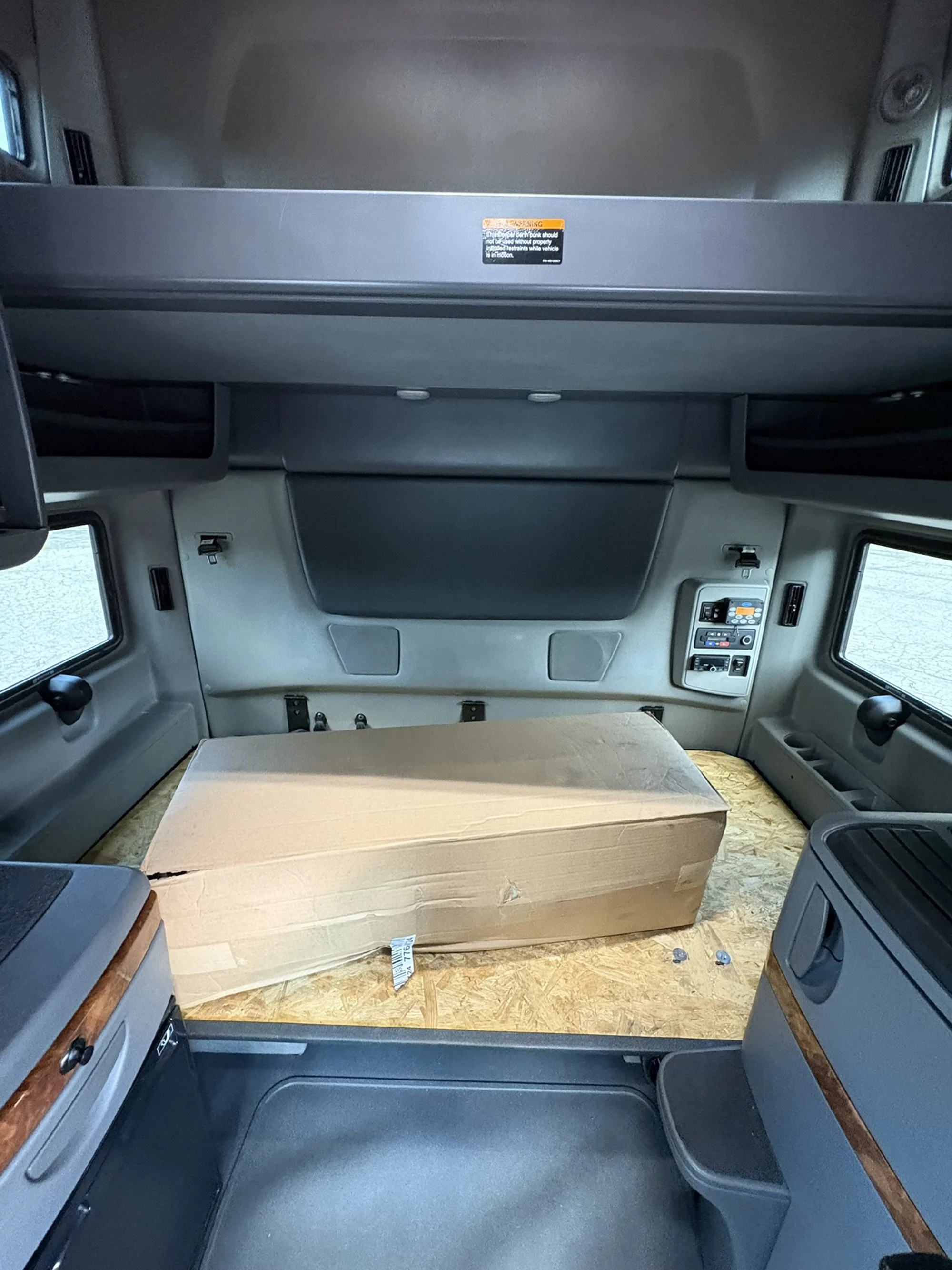 2022 International LT in MI — photo 19