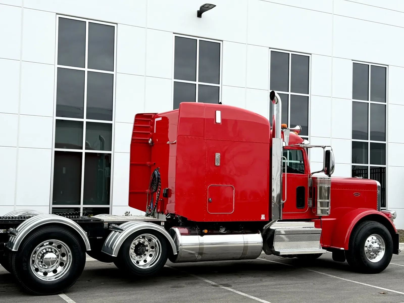 2024 Peterbilt 389 - image 7