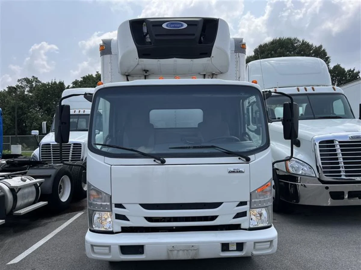 2019 Isuzu NPR - image 2