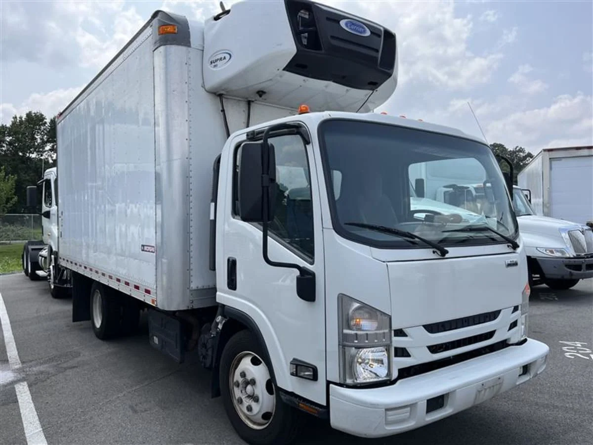 2019 Isuzu NPR - image 3