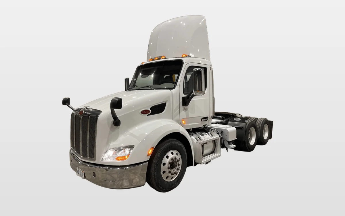 2020 Peterbilt 579 - image 1