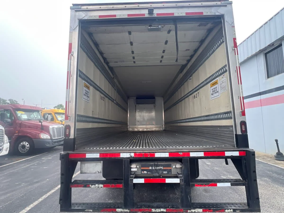 2019 Freightliner M2 106 in Tampa, FL — photo 9
