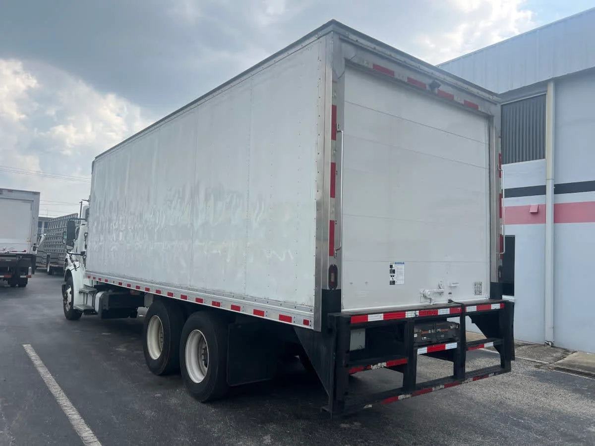 2019 Freightliner M2 106 in Tampa, FL — photo 6