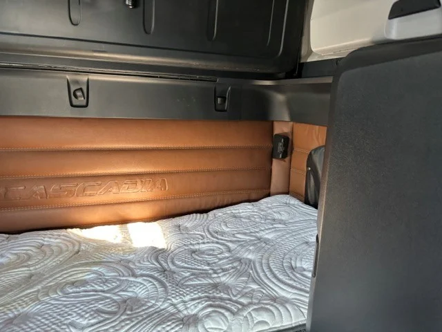 2022 Freightliner Cascadia in Indianapolis, IN — photo 16