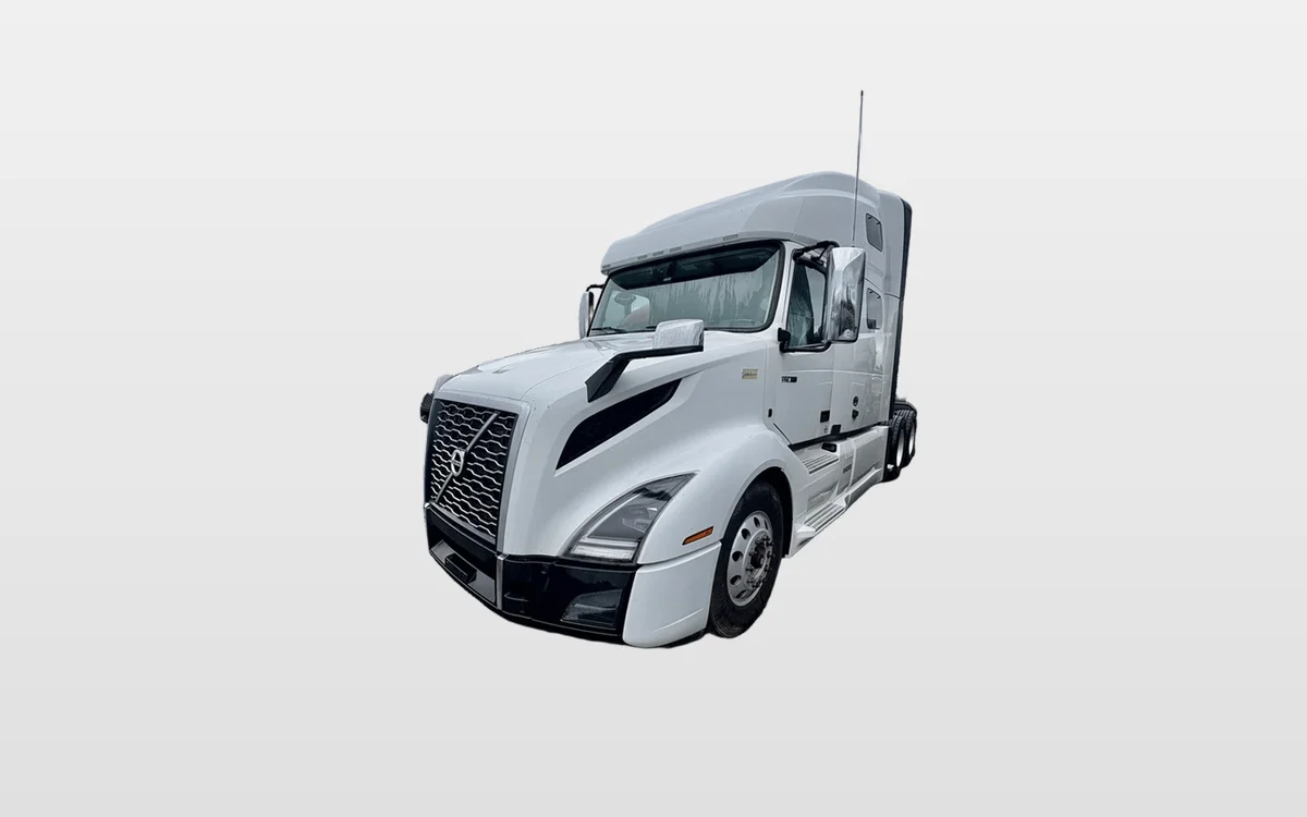 2022 Volvo - image 1