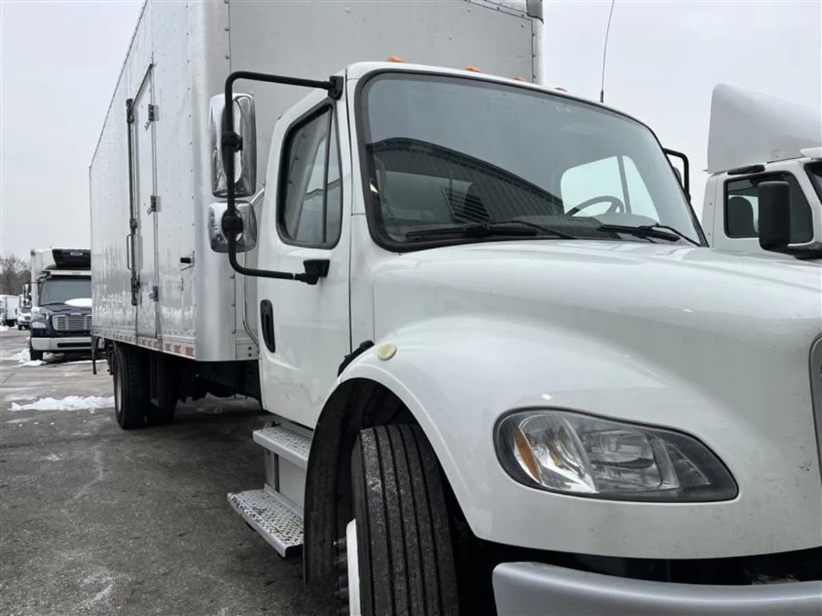 2019 Freightliner M2 106 - image 3