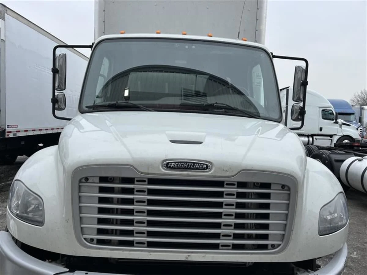 2019 Freightliner M2 106 - image 2