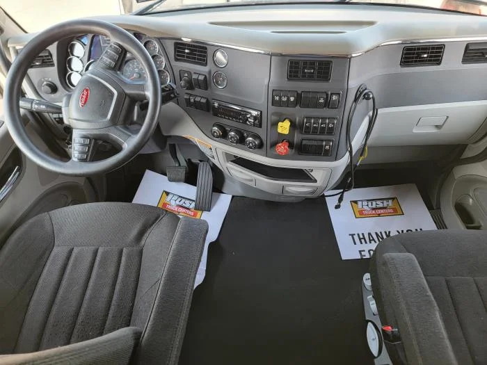 2021 Peterbilt 579 - image 17