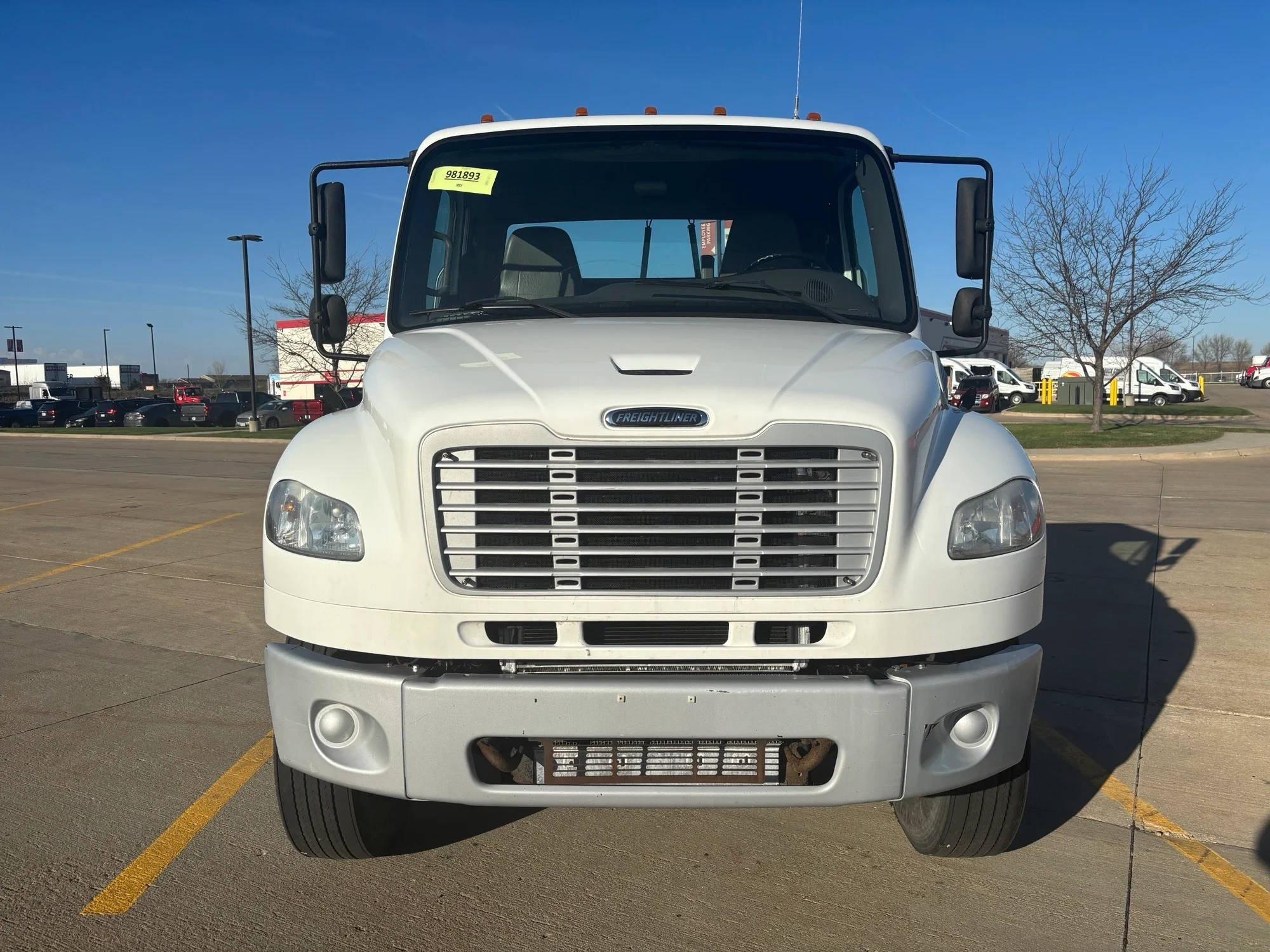 2017 Freightliner M2 106 - image 2