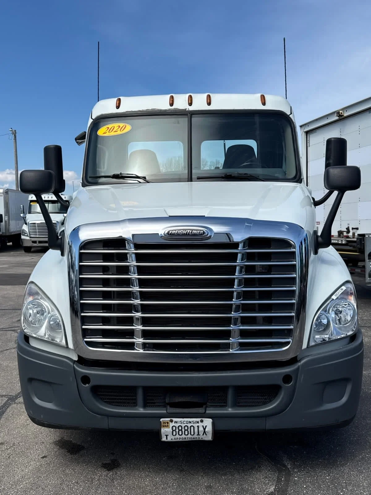 2020 Freightliner Cascadia in Oak Creek, WI — photo 2