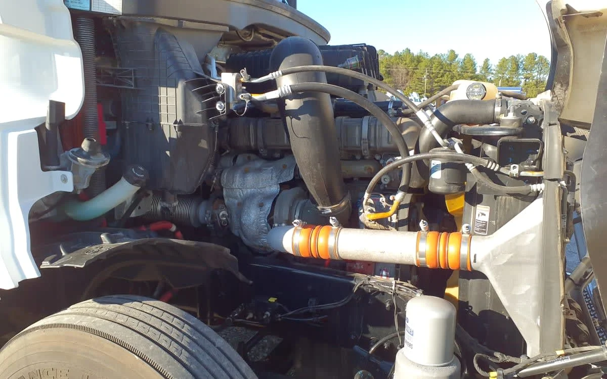2019 Freightliner Cascadia in Birmingham, AL — photo 9