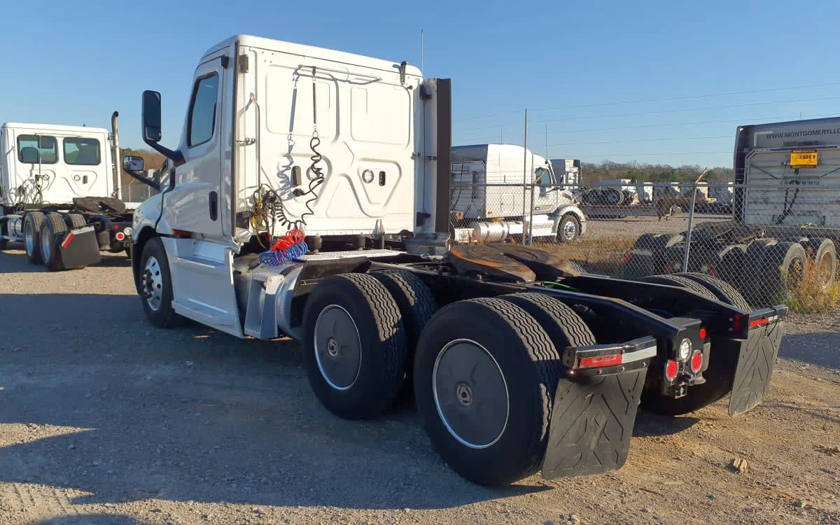 2019 Freightliner Cascadia in Birmingham, AL — photo 6