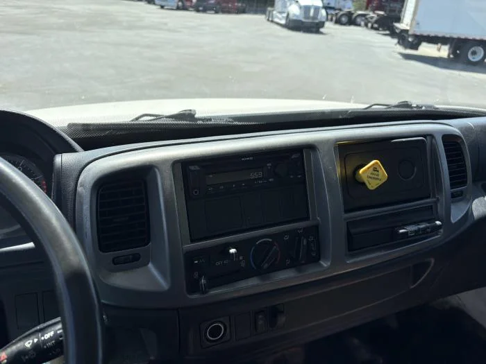 2020 Hino 268 - image 11