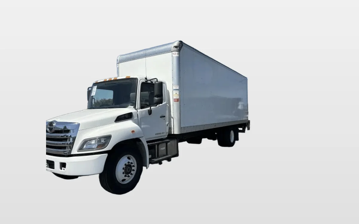 2020 Hino 268 - image 1