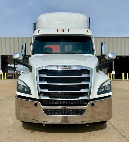 2020 Freightliner Cascadia in Jackson — photo 2