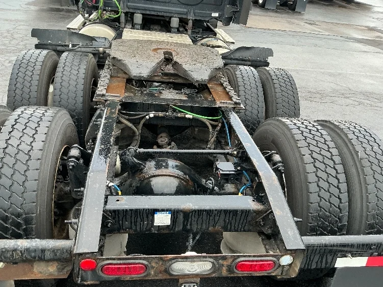 2020 Freightliner Cascadia in Indianapolis, IN — photo 6