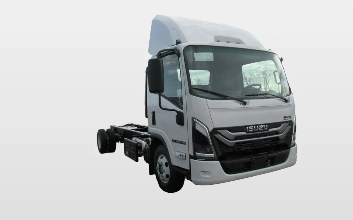 2025 Isuzu - image 1