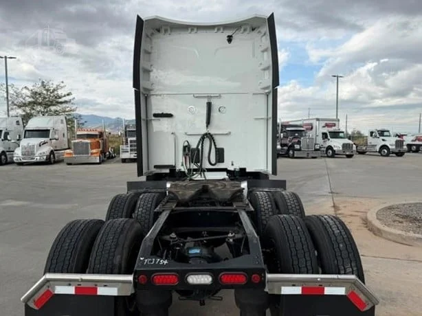 2024 Peterbilt 579 in Salt Lake City, UT — photo 6