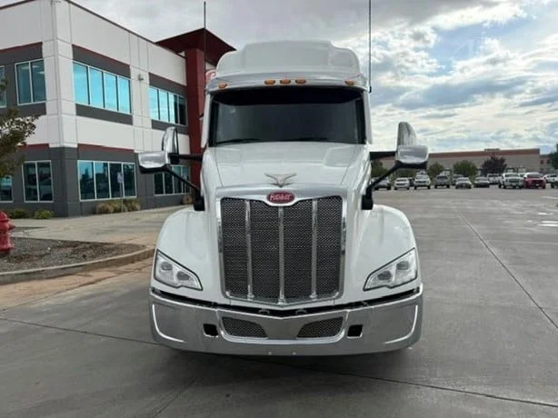 2024 Peterbilt 579 in Salt Lake City, UT — photo 2