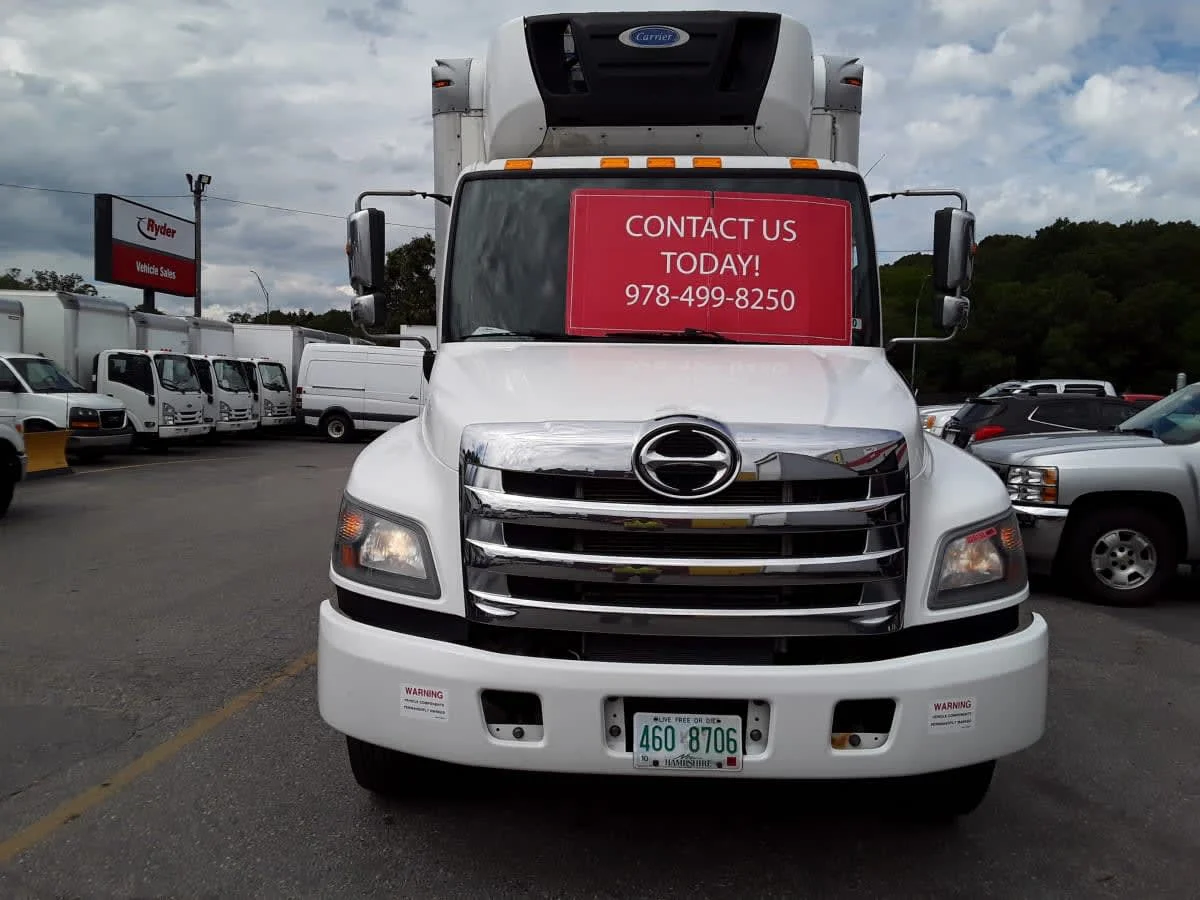 2020 Hino 268 - image 2