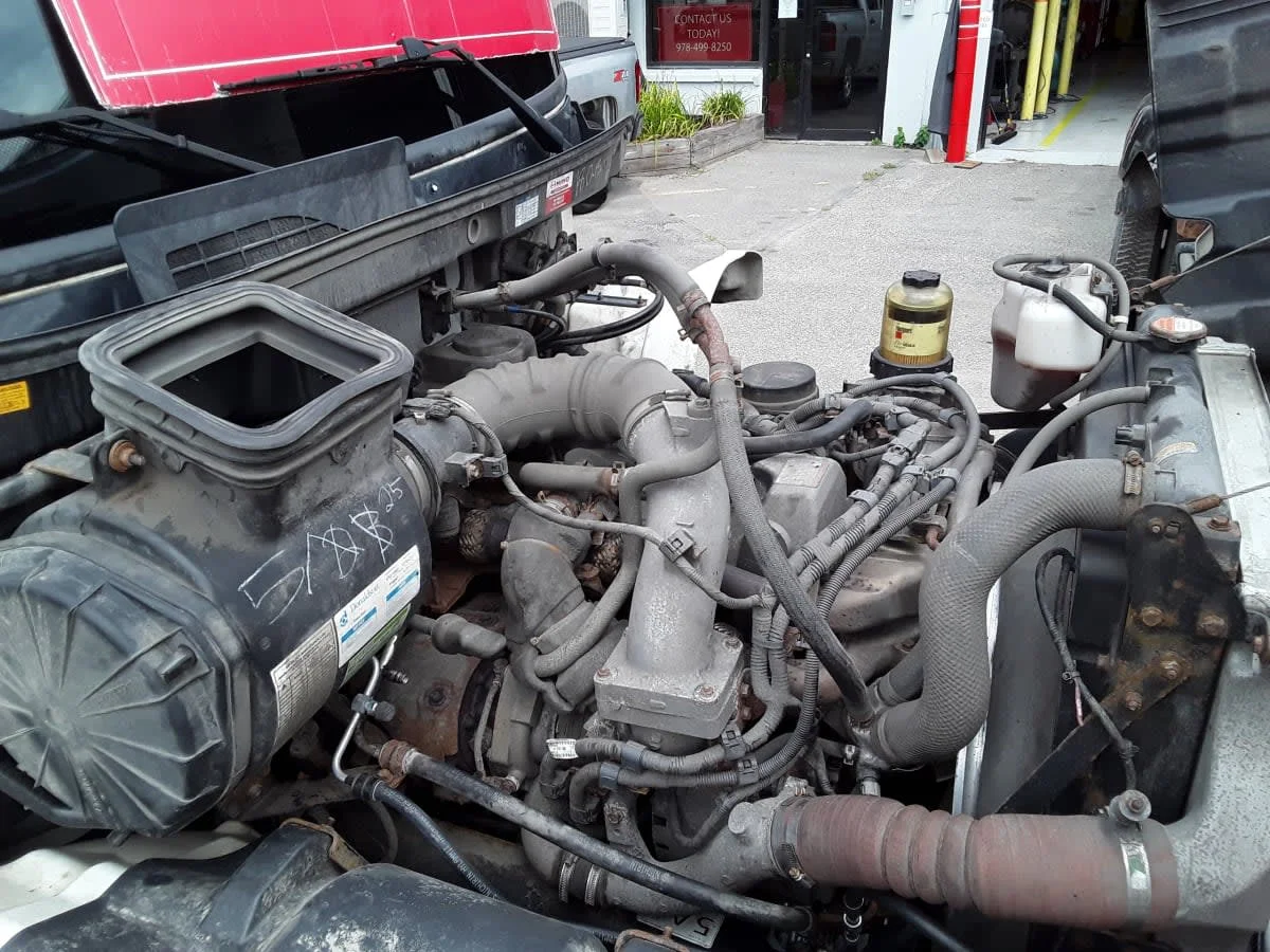 2020 Hino 268 - image 14