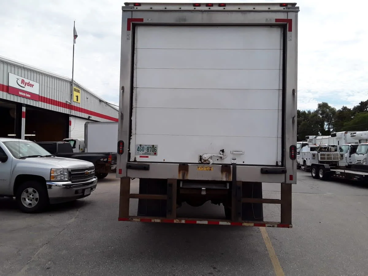 2020 Hino 268 in Salisbury, MA — photo 5