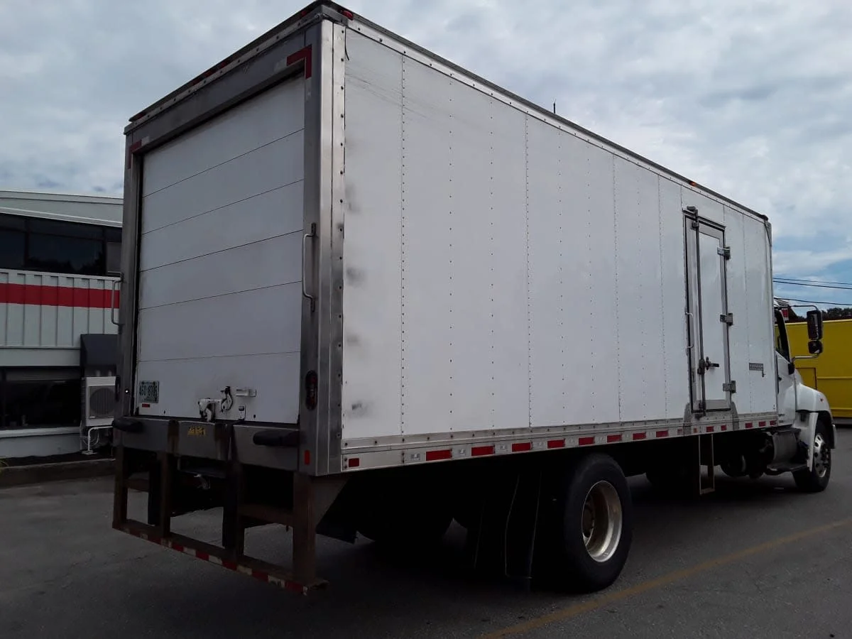 2020 Hino 268 in Salisbury, MA — photo 4