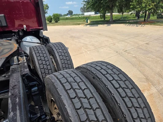 2023 Kenworth T680 in Cedar Rapids, IA — photo 15