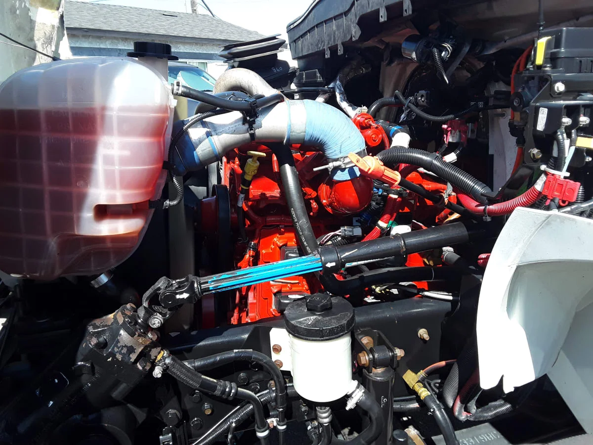 2019 International 4300 in Montebello, CA — photo 9