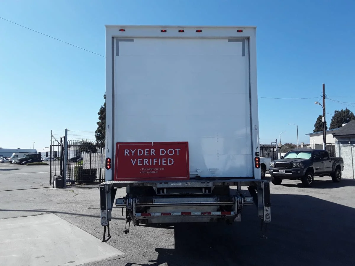 2019 International 4300 in Montebello, CA — photo 5