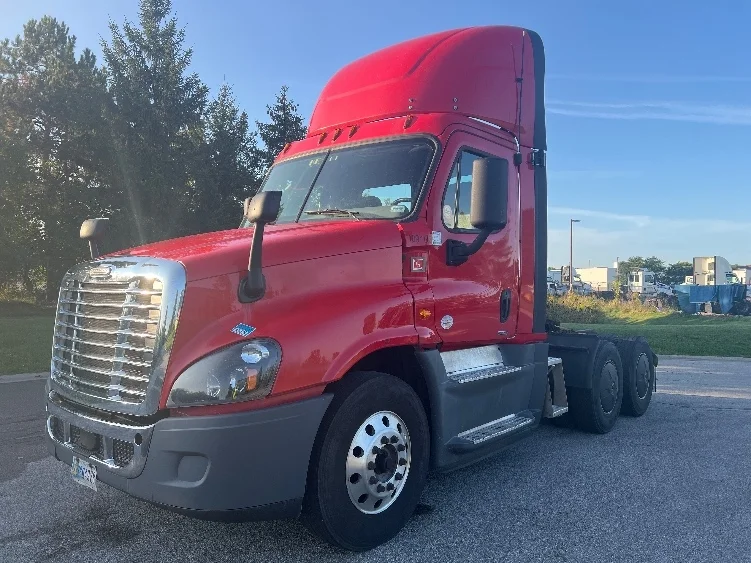 2018 Freightliner Cascadia in Rochester, NY — photo 3