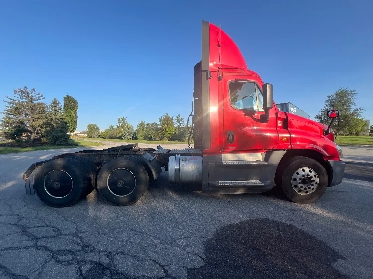 2018 Freightliner Cascadia in Rochester, NY — photo 8