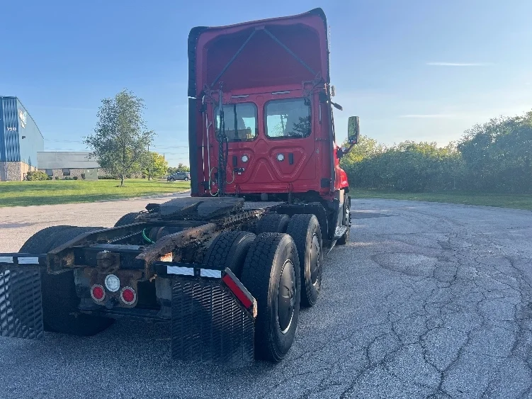 2018 Freightliner Cascadia in Rochester, NY — photo 7